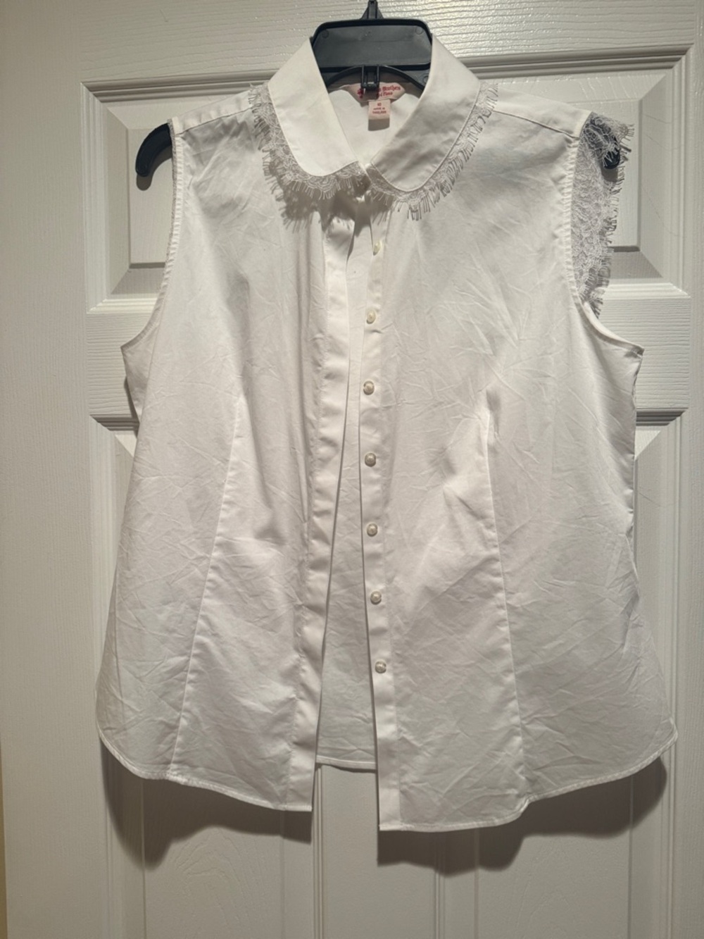 Brooks Brothers White Sleeveless Button-Front Blouse with Lace Trim